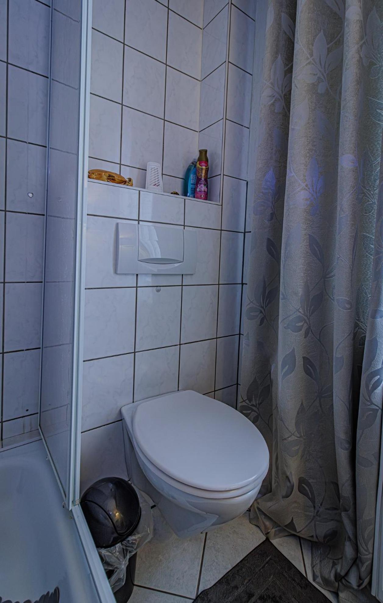 Wohnen Ueber Einem Mediterranen Restaurant,Apartment 2 Oder 3 Lipcse Kültér fotó