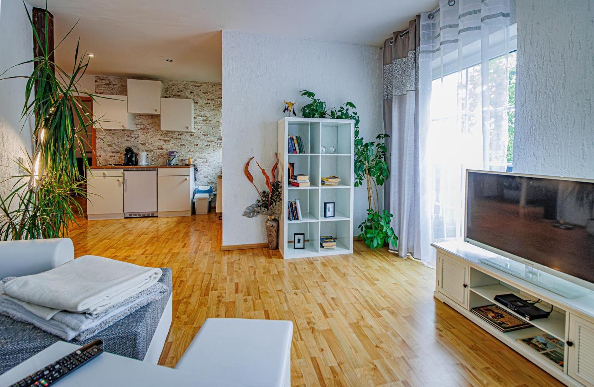 Wohnen Ueber Einem Mediterranen Restaurant,Apartment 2 Oder 3 Lipcse Kültér fotó