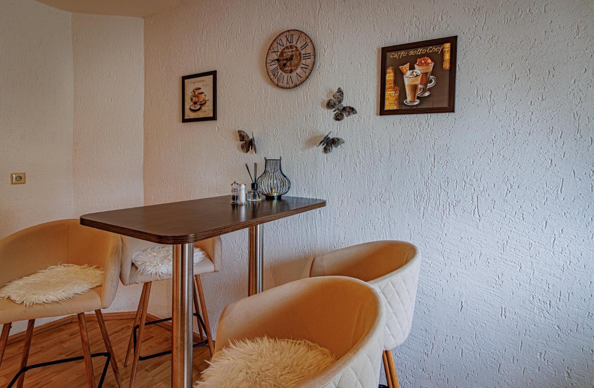 Wohnen Ueber Einem Mediterranen Restaurant,Apartment 2 Oder 3 Lipcse Kültér fotó
